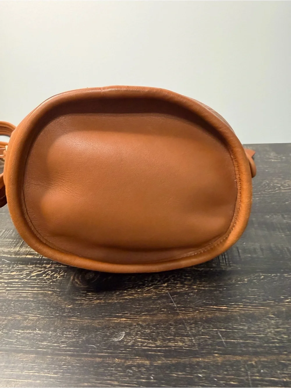 NWT Vtg Coach Maggie Duffle  9019 Bucket Bag in British Tan Glove Tanned Leather